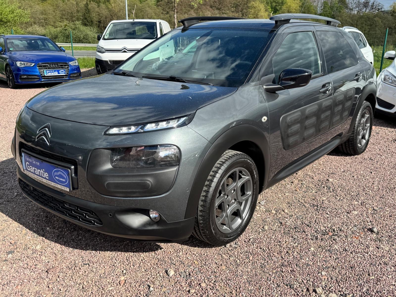 Citroën C4 Cactus Shine 1.2 *Navi* 82750 Km* AHK*Kamera*