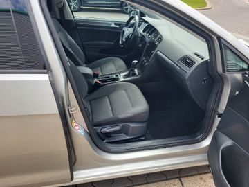 Volkswagen Golf - 6
