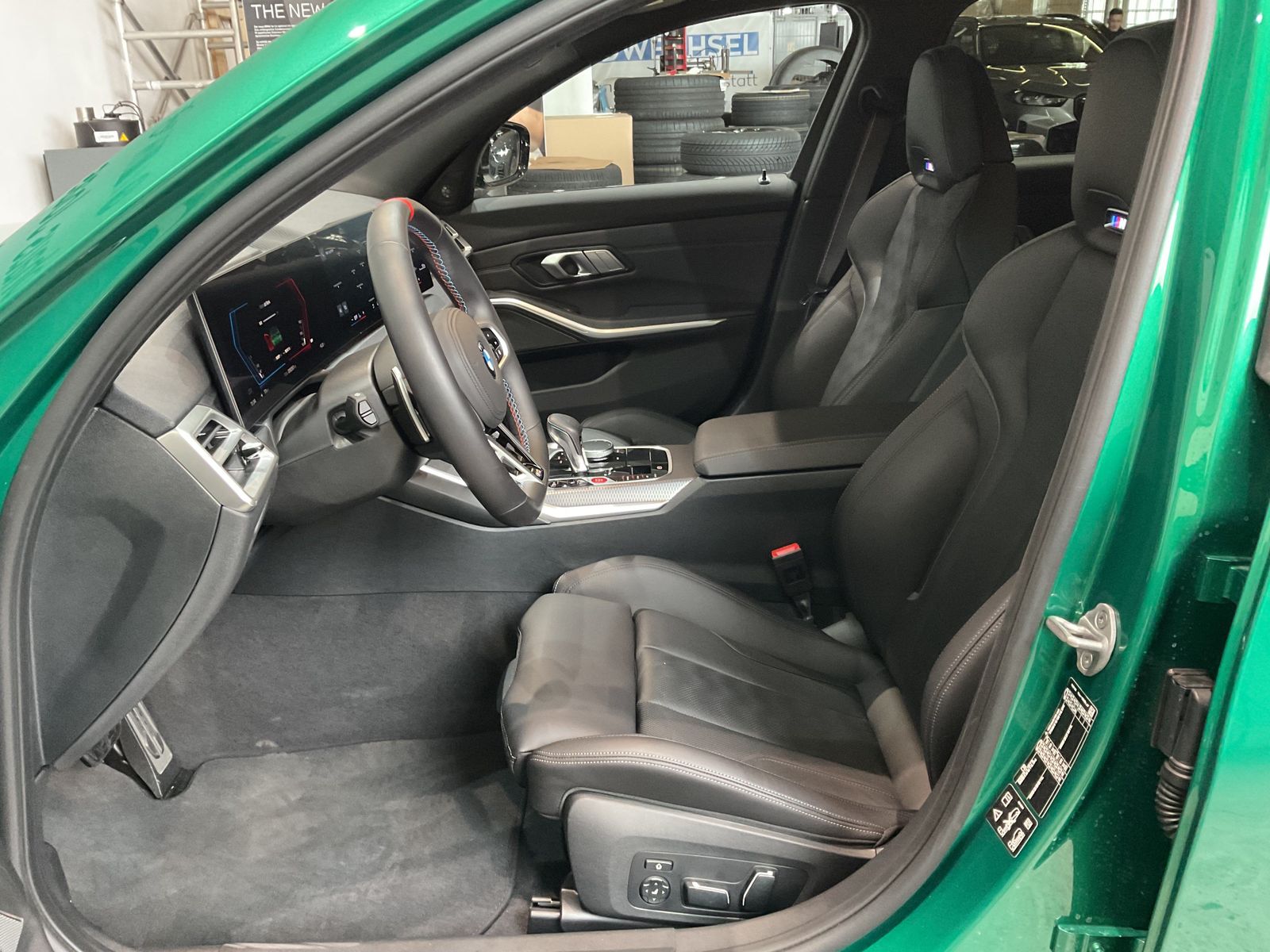 Fahrzeugabbildung BMW M3 Competition M Sportsitze, Harman Kardon, Dach