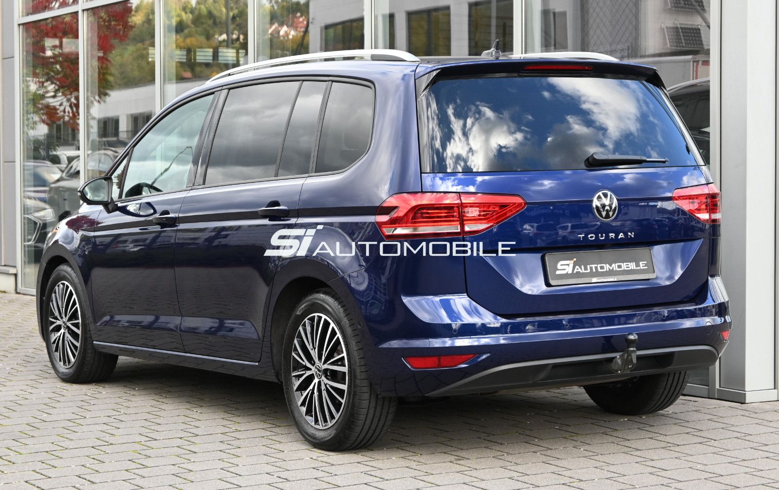 Fahrzeugabbildung Volkswagen Touran 1.5 TSI DSG °ACC°AHK°DYNAUD.°ERGO°STANDHZ