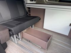 BUERSTNER Copa 500-Autm-Markise-Dieselheizung-Küche