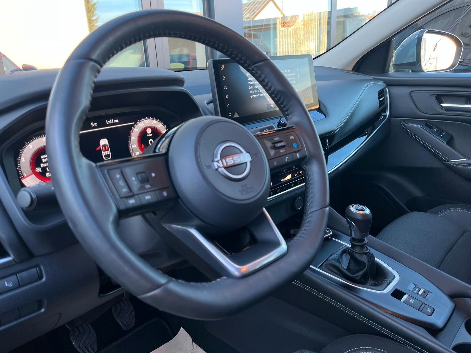 Fahrzeugabbildung Nissan Qashqai 1.3 N-Connecta*Winter-Paket*
