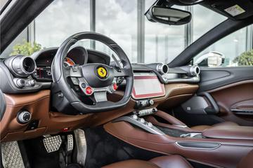 صورة 8 لـ 2018 Ferrari GTC4LUSSO