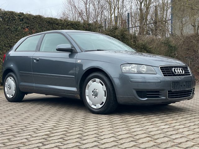 Audi A3 1.6 Attraction SZH