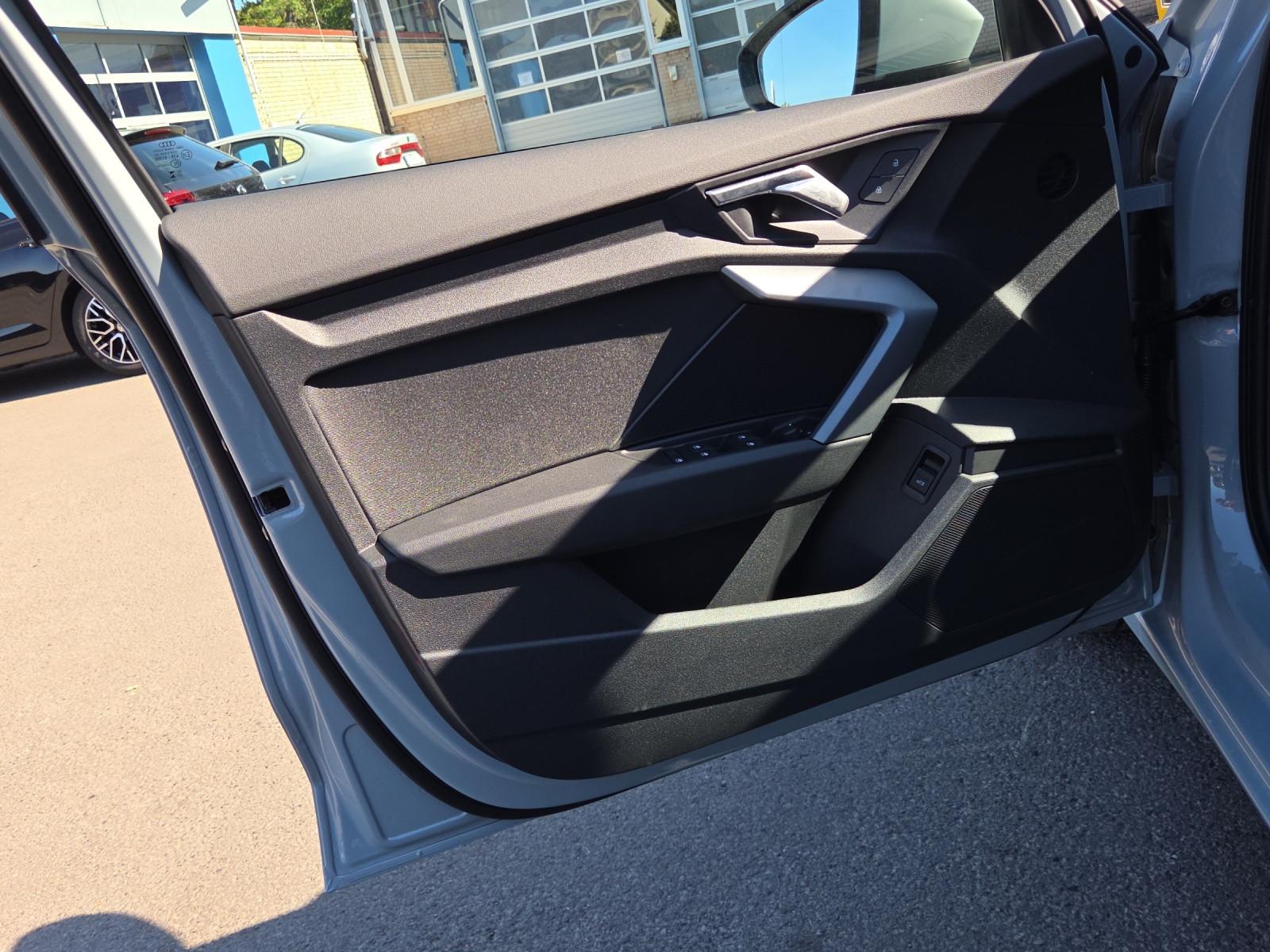 Audi A3 Sportback 35 TFSI S tronic MMI elektr. Heckk., миниатюра 10