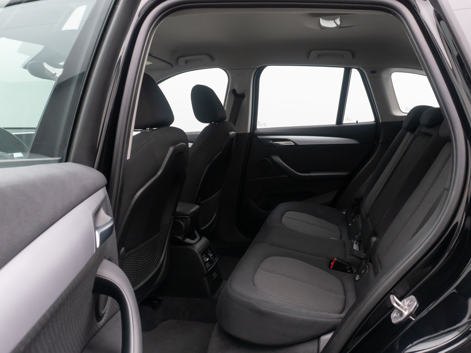 Fahrzeugabbildung BMW X1 xD25e ParkAss GeschwindigReg DAB Lordos Navi