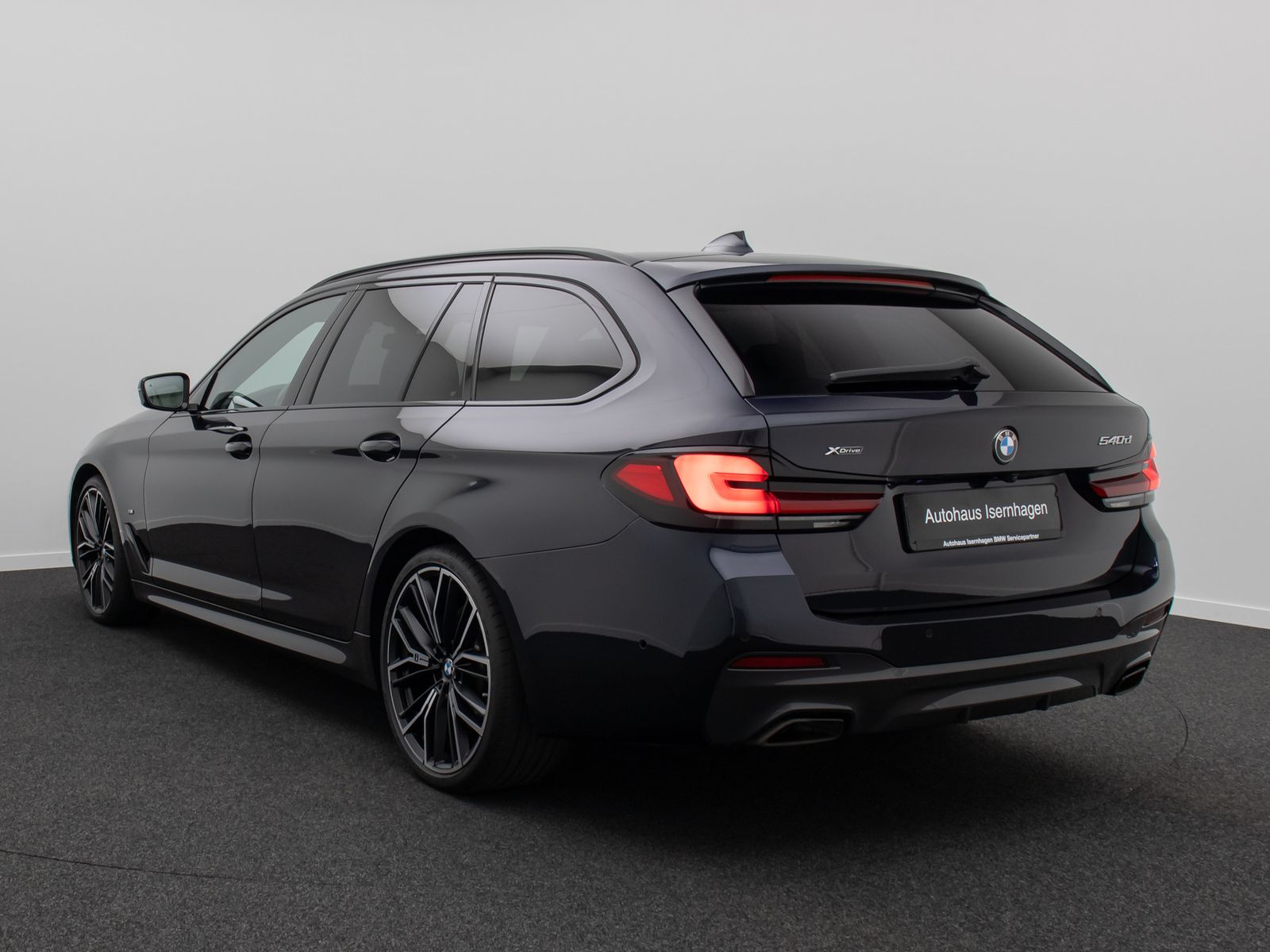 Fahrzeugabbildung BMW 540d xD M Sport 360° HUD DAB H/K Panorama 20Zoll