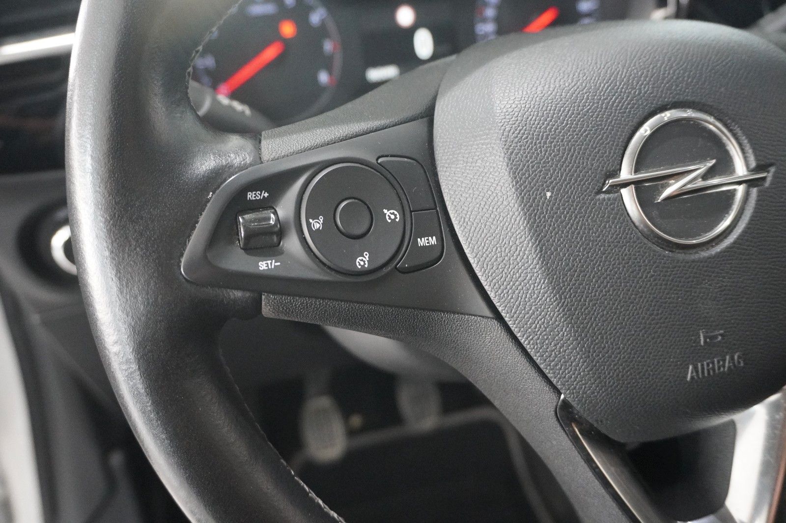 Fahrzeugabbildung Opel Corsa F 1.2 ELEGANCE NAVI/LED/TEMP/PDC/KLIMA/USB