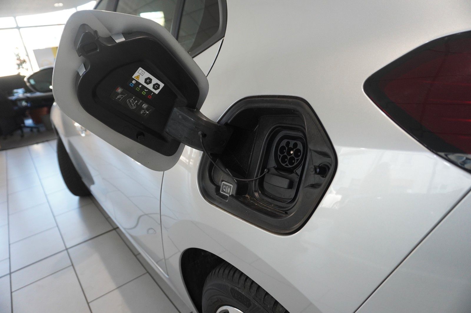 Fahrzeugabbildung Opel Corsa-e "FACELIFT" 3-PHASIG EDIT. NAVI/LED/DAB+