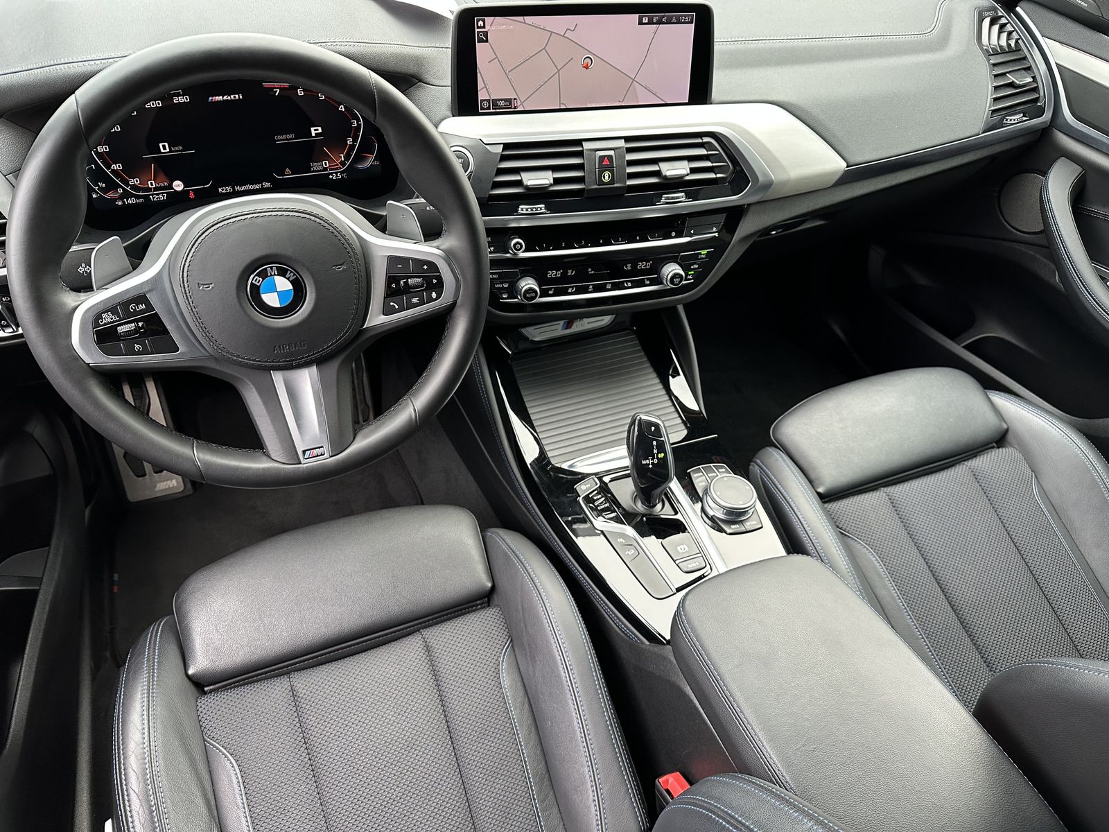 Fahrzeugabbildung BMW X4 M40i NAV+LED+HEAD-UP+H&K+KAM+MEMORY+20ZO+1HD