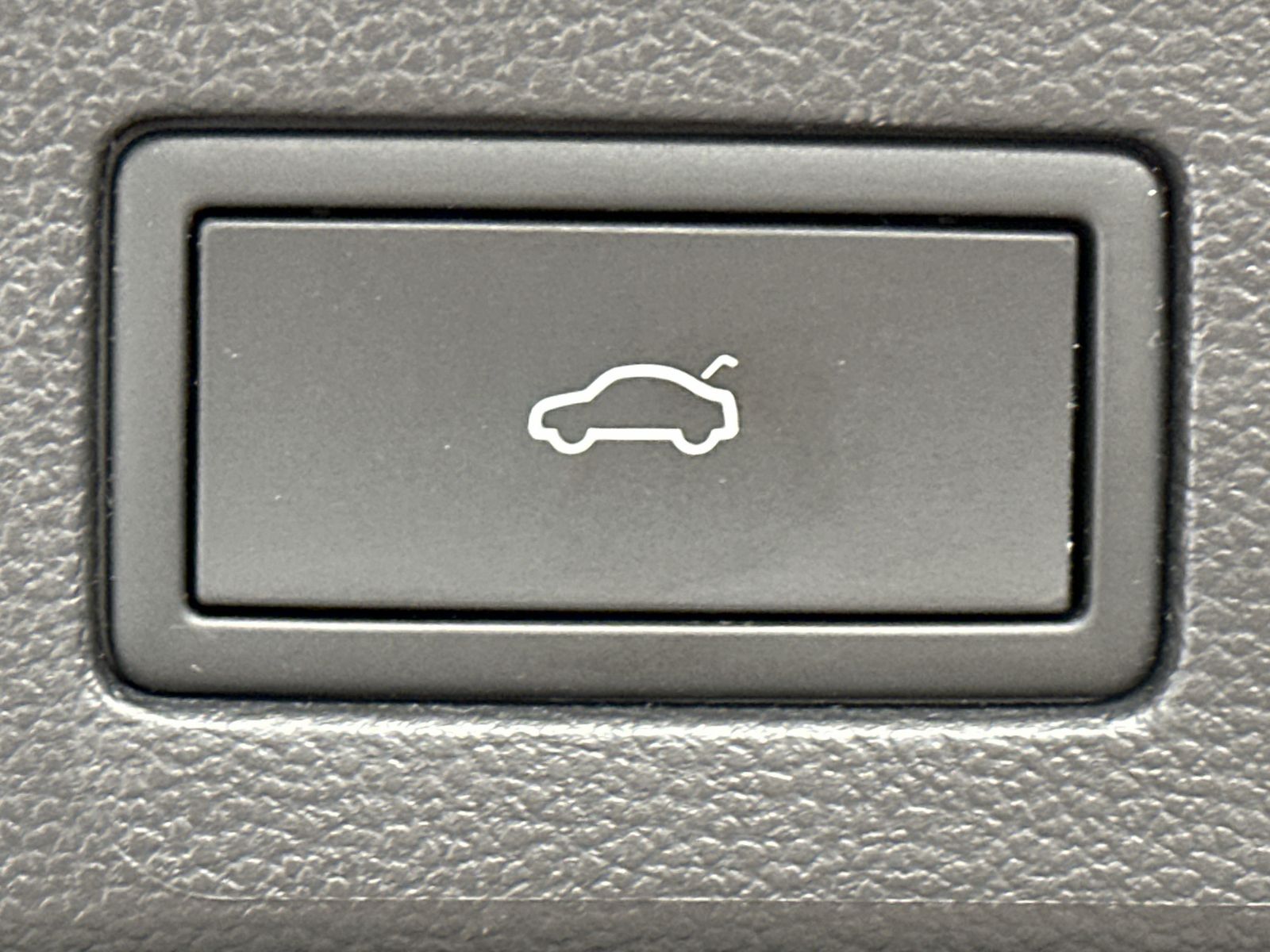 Fahrzeugabbildung Volkswagen Arteon SB 2.0 TSI DSG R-Line NAV+MATRIX+KAM+ACC