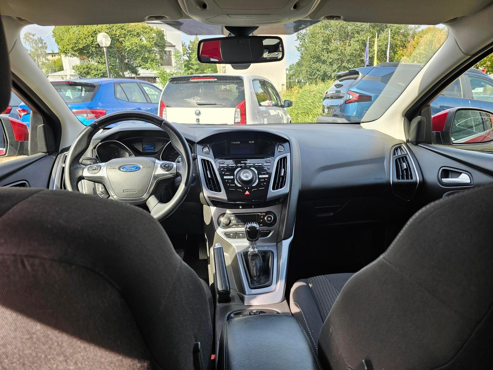 Ford Focus 2013 — photo 27