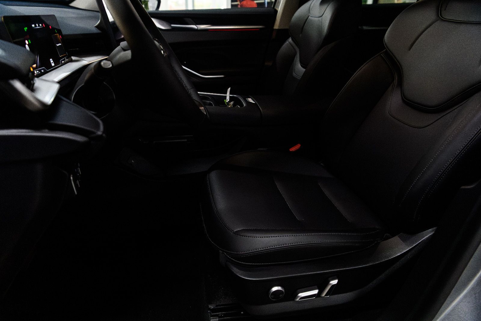 Fahrzeugabbildung GWM HAVAL H6 Luxury Pano +360 KAM *ohne Anzahlung