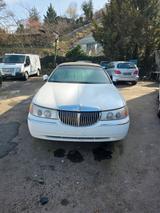 Andere Lincoln Town Car Limousine Stretchlimousine - Limousine Stretch mit Benzin-Antrieb