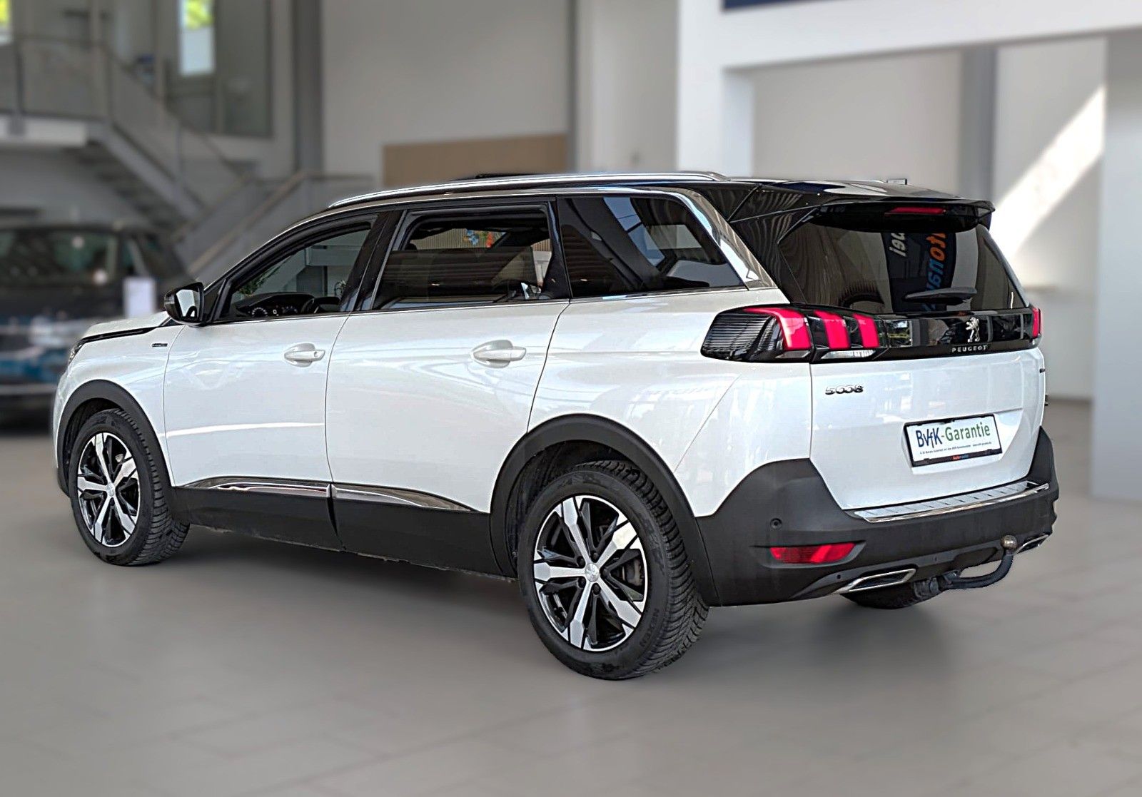 Fahrzeugabbildung Peugeot 5008 GT-LINE LEDER NAVI PANORAMA LED AHK 7-SITZE