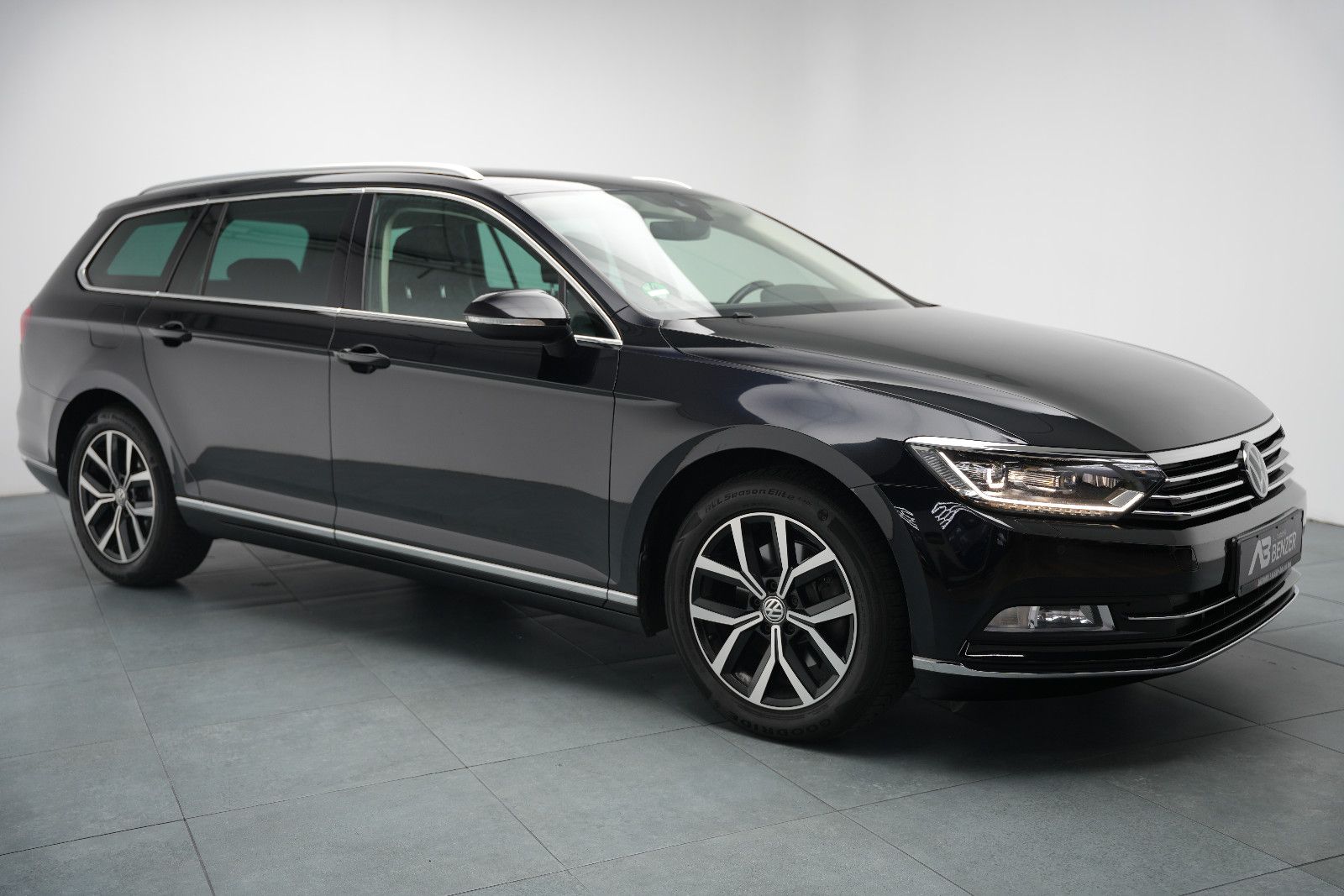 Fahrzeugabbildung Volkswagen Passat Highline *Virtual*Kamera*Start-Stopp*SHZ*