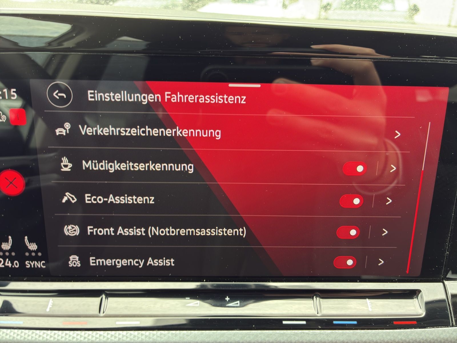 Fahrzeugabbildung Volkswagen Golf VIII Active TDI DSG LED Navi ACC SHZ App-Co