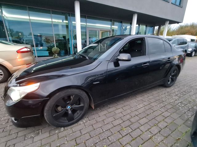 BMW 525 Baureihe 5 Lim. 525d Xenon M-Sport Paket