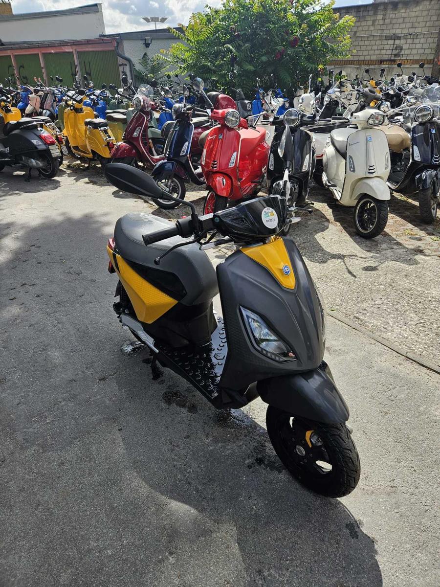 Piaggio 1+ E5 PMP LR nur 904 KM