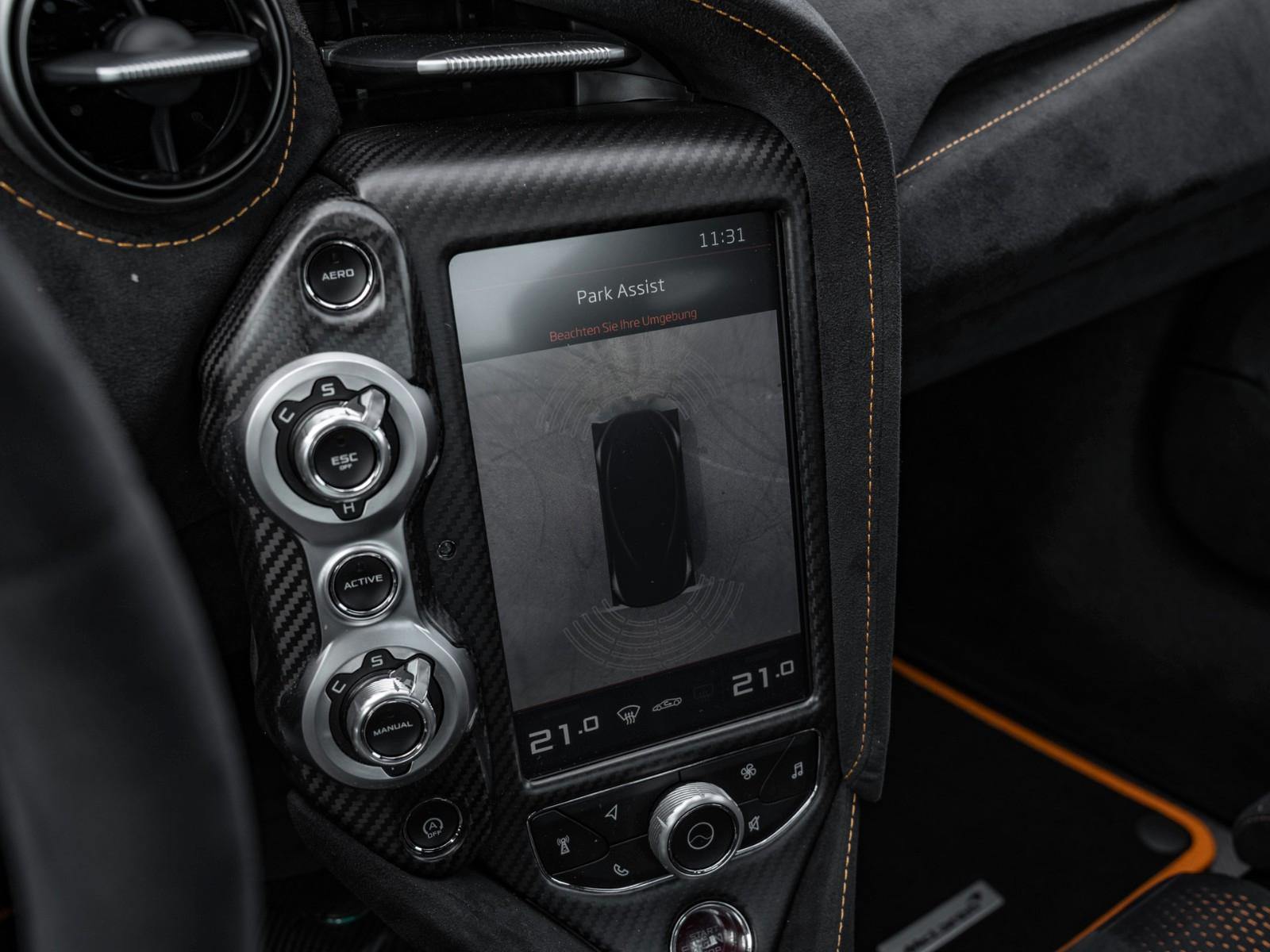 McLaren 765LT Coupé | Racing Seats | Engine Window