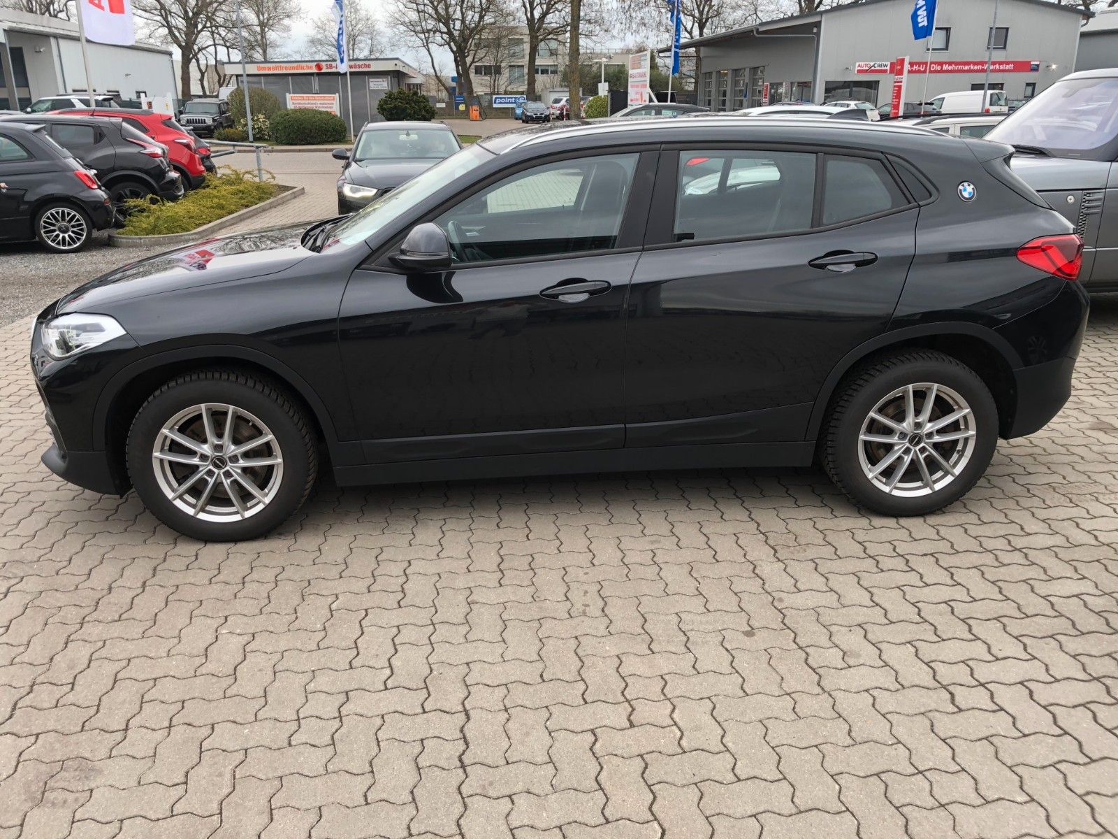 Fahrzeugabbildung BMW X2 sDrive 20 i Advantage Frontschaden