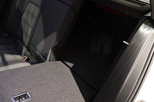 Golf GTI 2.0 TSI DSG NAVI PDC KAMERA SHZ SPORTFW