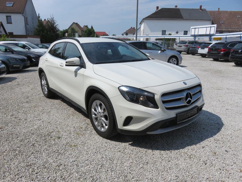 Mercedes-Benz GLA 180