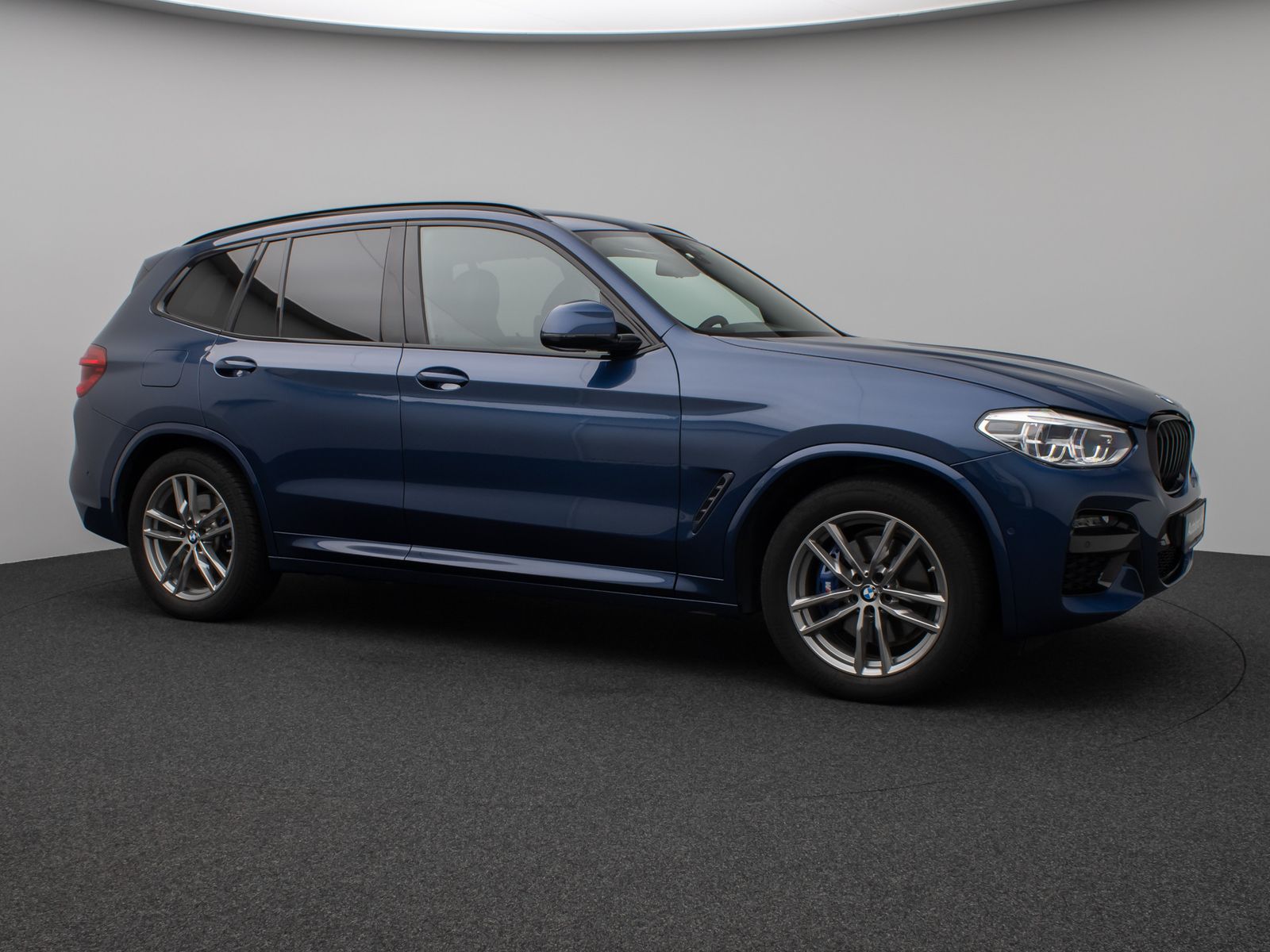 Fahrzeugabbildung BMW X3 xD30e M Sport Kamera HUD DAB HiFi AHK Komfort