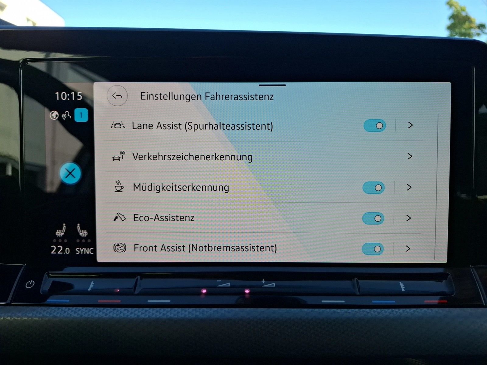 Fahrzeugabbildung Volkswagen Golf VIII TSI Active LED Navi AID SHZ PDC