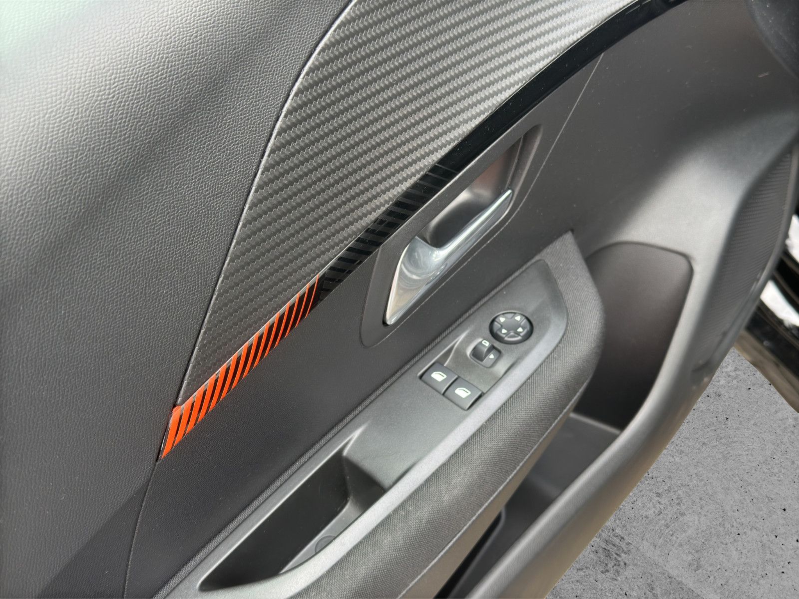 Fahrzeugabbildung Peugeot 208 eActive/Shz/Mirrorlink/Tempomat/Shz