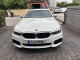 BMW 530d xDrive Touring/M-Paket/Leder/Head-Up/Garant - BMW 530 in München