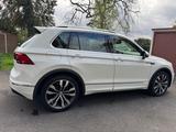 Volkswagen Tiguan Highline BMT/Start-Stopp 4Motion R-Line - VW Tiguan Gebrauchtwagen in Solingen