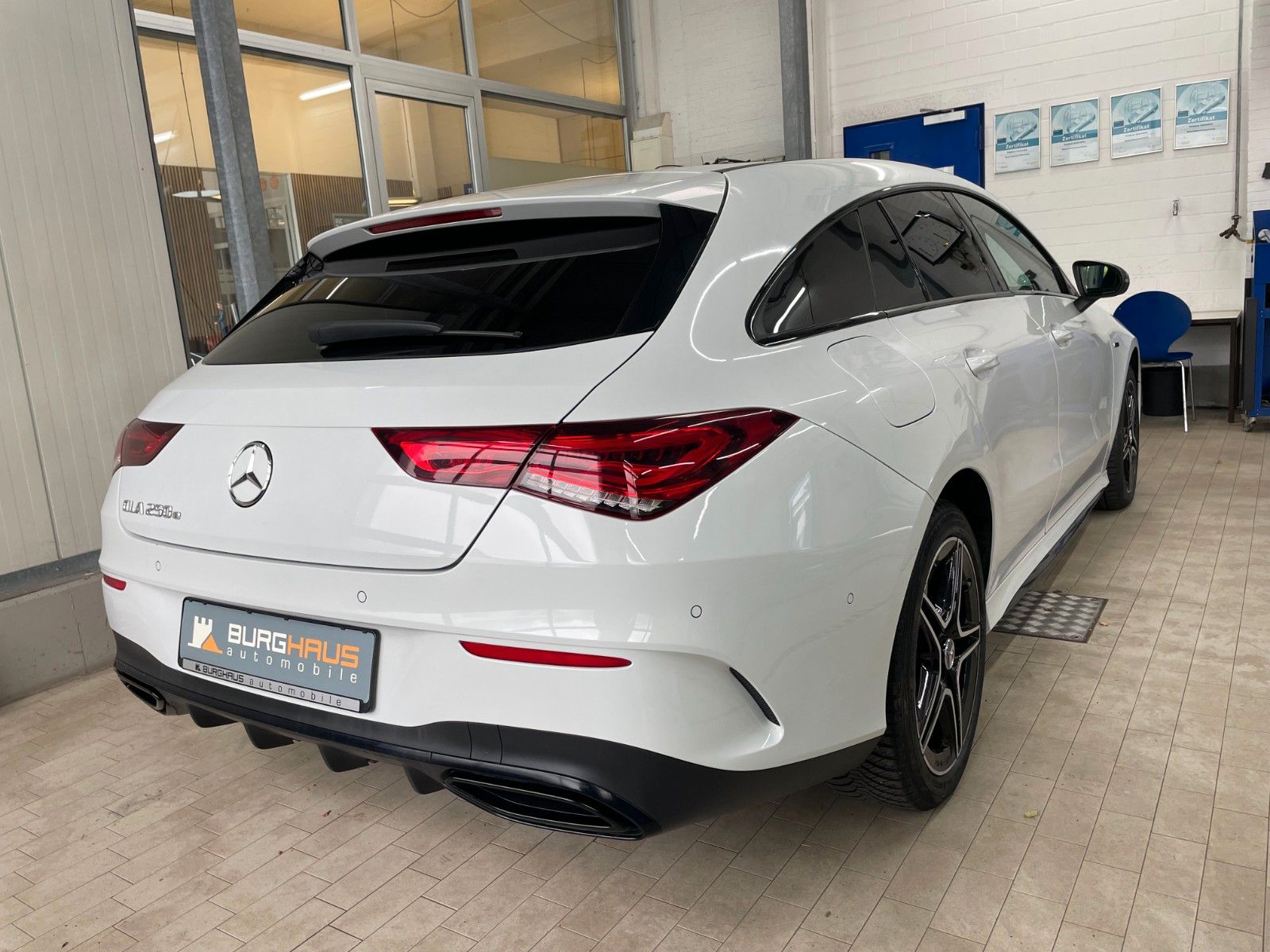 Mercedes-Benz CLA 250e EDITION AMGLINE BURM PANO NIGHT LED foto 3