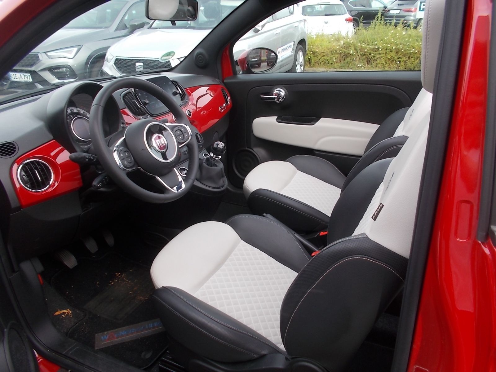 Fahrzeugabbildung Fiat 500C Dolcevita 1.0 Hybrid + Cabrio