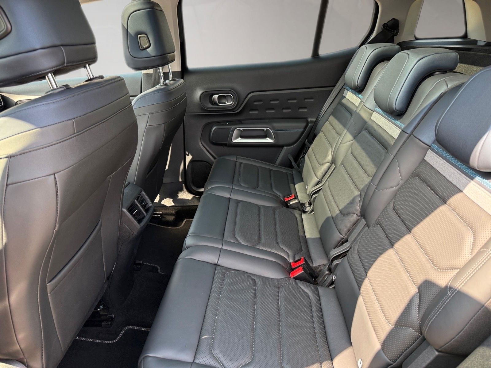 Fahrzeugabbildung Citroën C5 Aircross Plug-in Hybrid 225 e-EAT8 Max