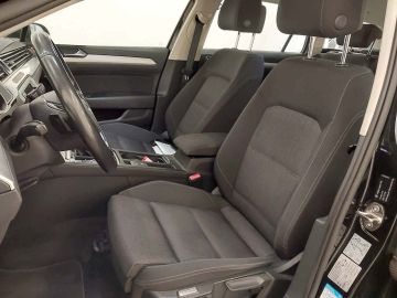 Volkswagen Passat Variant - 12