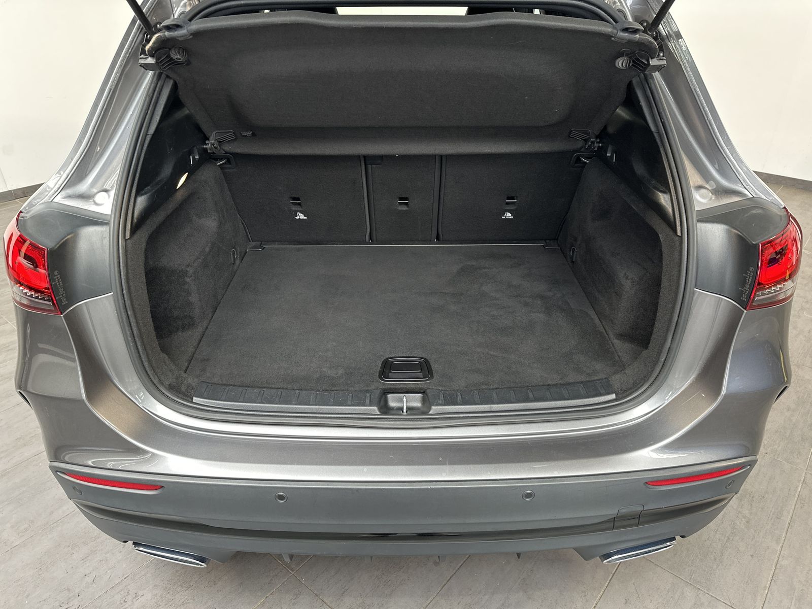 Fahrzeugabbildung Mercedes-Benz GLA 220d 4Matic AMG-Line NAV+LED+KAMERA+PANORAMA