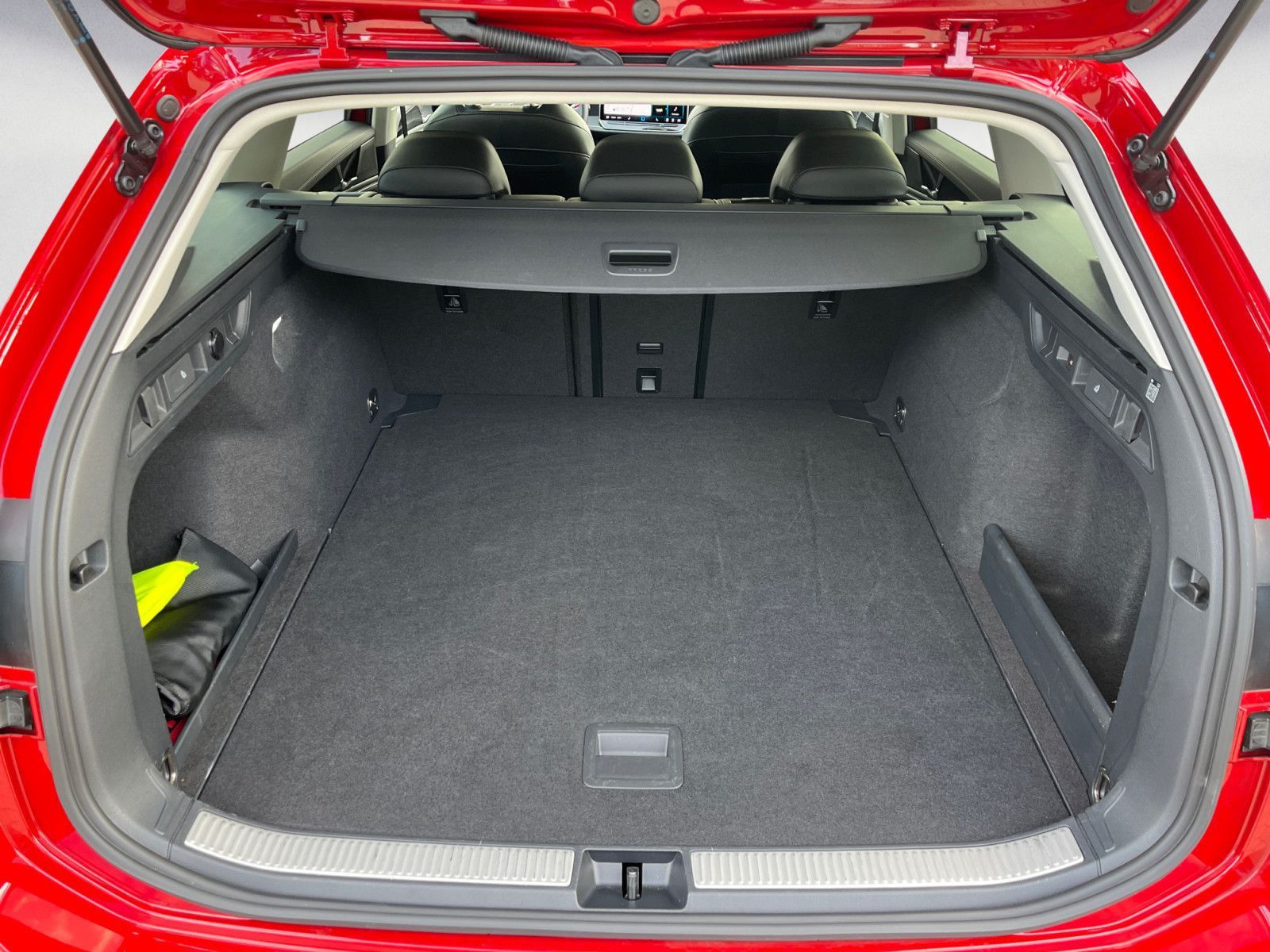 Volkswagen Passat Variant - Bild 13