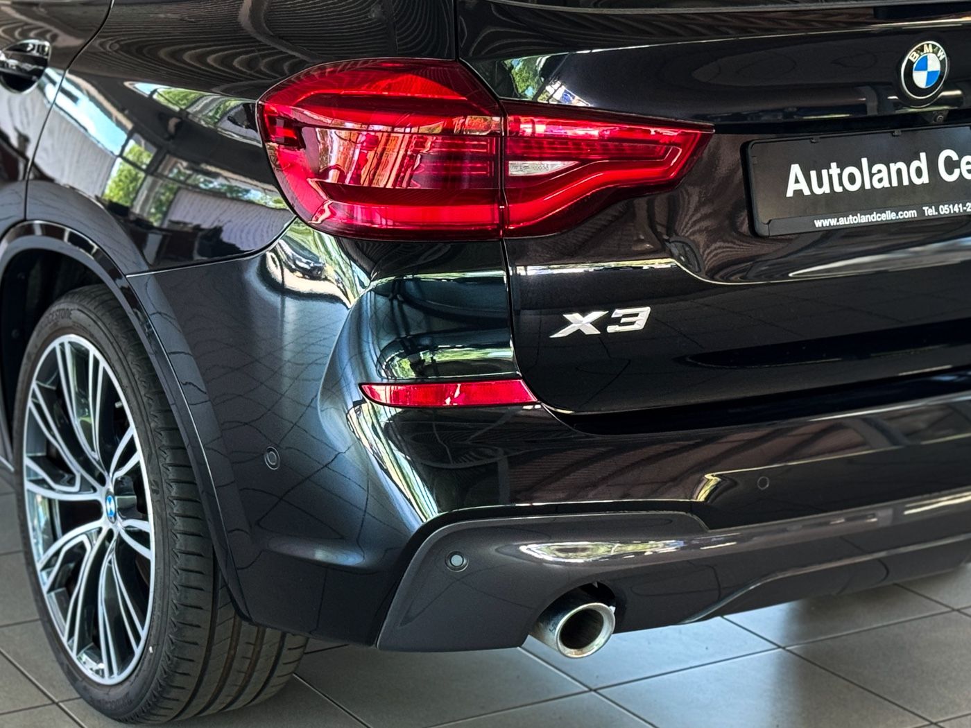 Fahrzeugabbildung BMW X3 xD30e M Sport Panoram Kamera HUD DAB HiFi 21"