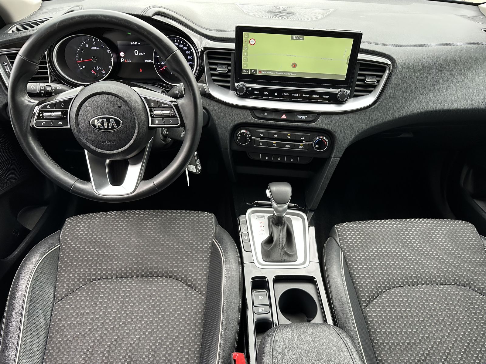 Fahrzeugabbildung Kia XCeed 1.5 T-GDI Vision NAV+LED+CARPLAY+KAM+DAB