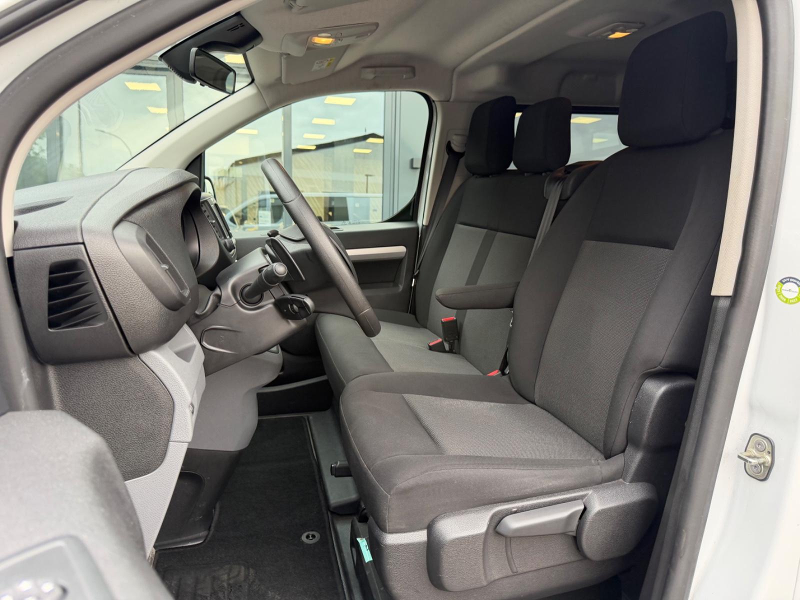Peugeot EXPERT KASTEN PREMIUM TWINCAB EDTION L3*6.SITZER