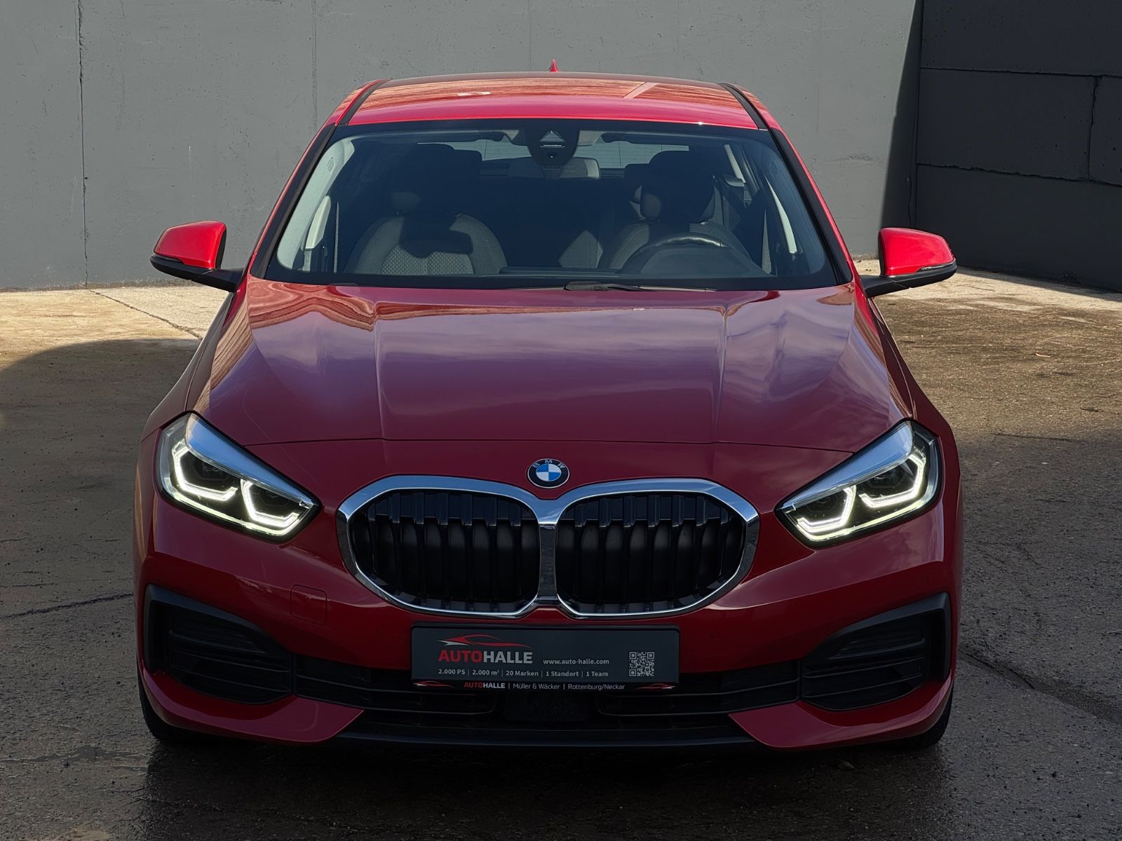 Fahrzeugabbildung BMW 118i F40 Advantage LCProf Navi Temp PDC LED DAB