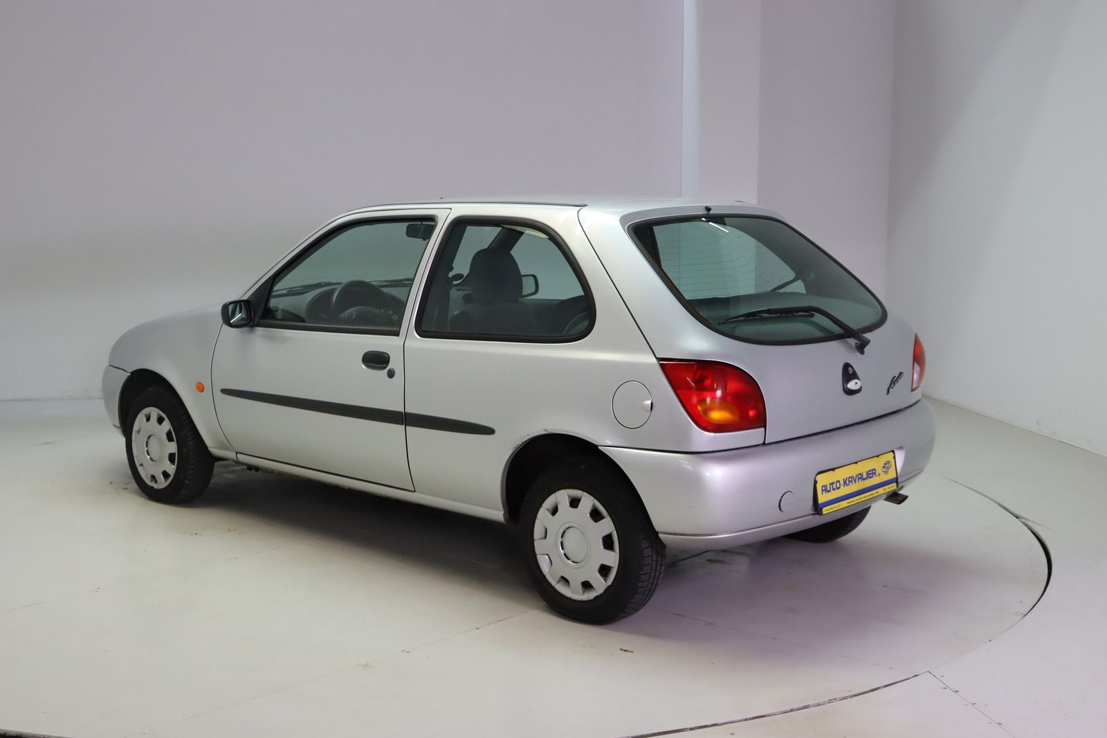 Fahrzeugabbildung Ford Fiesta 1.3 Style * Radio * wenig km *