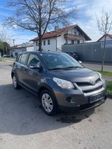 Toyota Urban Cruiser Trek+ 4x4 - Toyota Urban Cruiser: Allradantrieb
