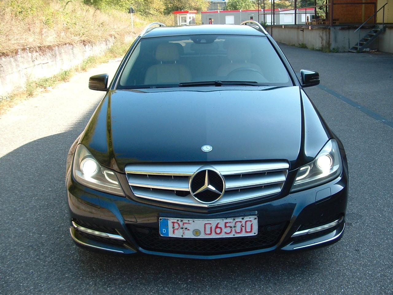 Mercedes-Benz C200 2012 — interior