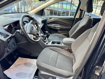 Ford Kuga - 10