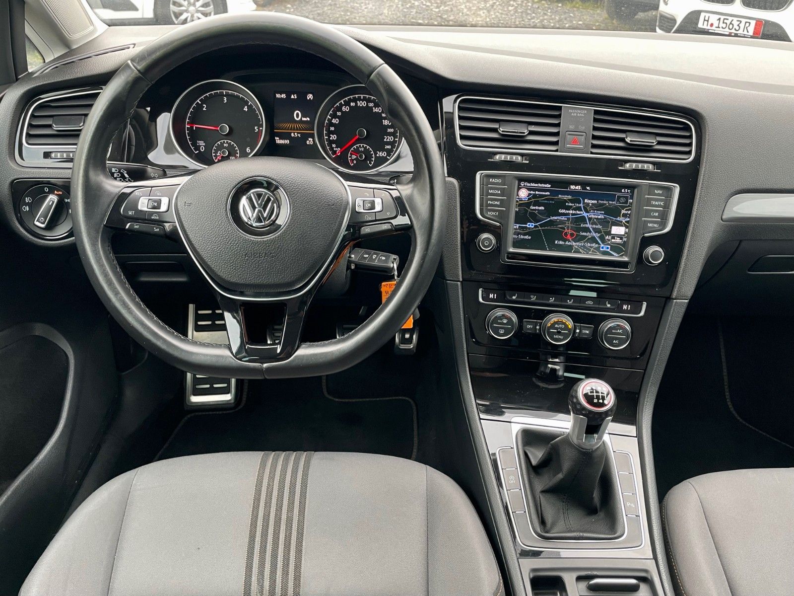 Fahrzeugabbildung Volkswagen Golf VII 2.0TDI Lim ALLSTAR Navi Kamera Tempomat