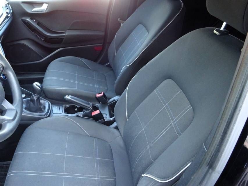 Fahrzeugabbildung Ford Fiesta 1,1 Cool & Connect Sitzheizung/Klima