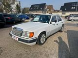 Mercedes-Benz 300 D Limousine Oldtimer H-Kennzeichen - gebrauchte Mercedes-Benz 300 aus dem Jahr 1990