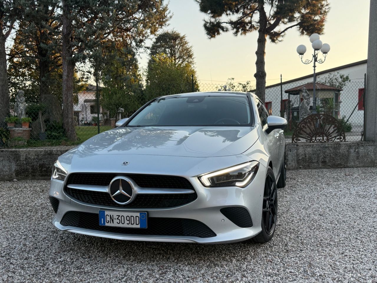 Mercedes-Benz Mercedes-benz CLA 180 d Automatic Shooting Brake imagem 2